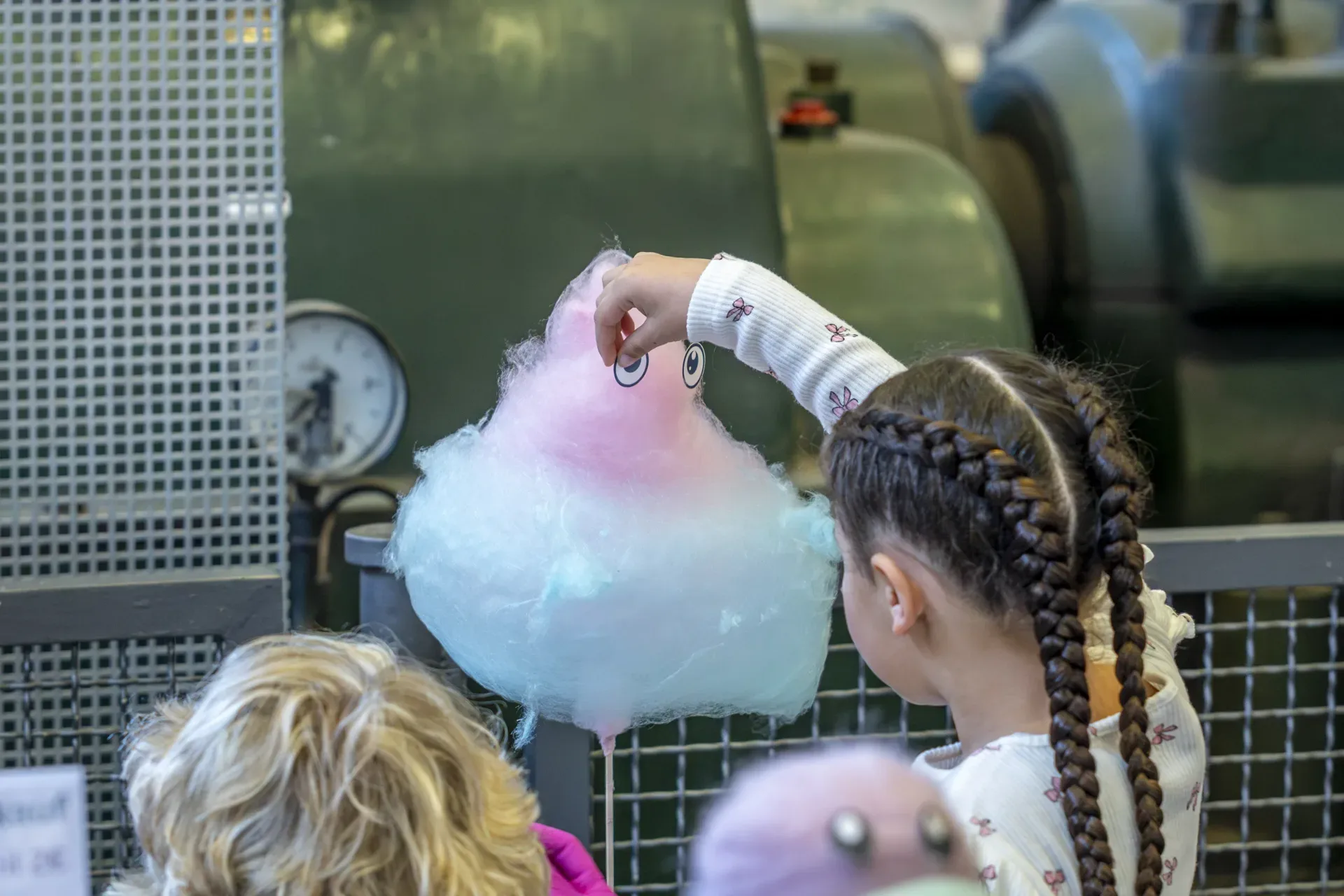 Zuckerwatte-Show als Publikumsmagnet beim Charity-Event