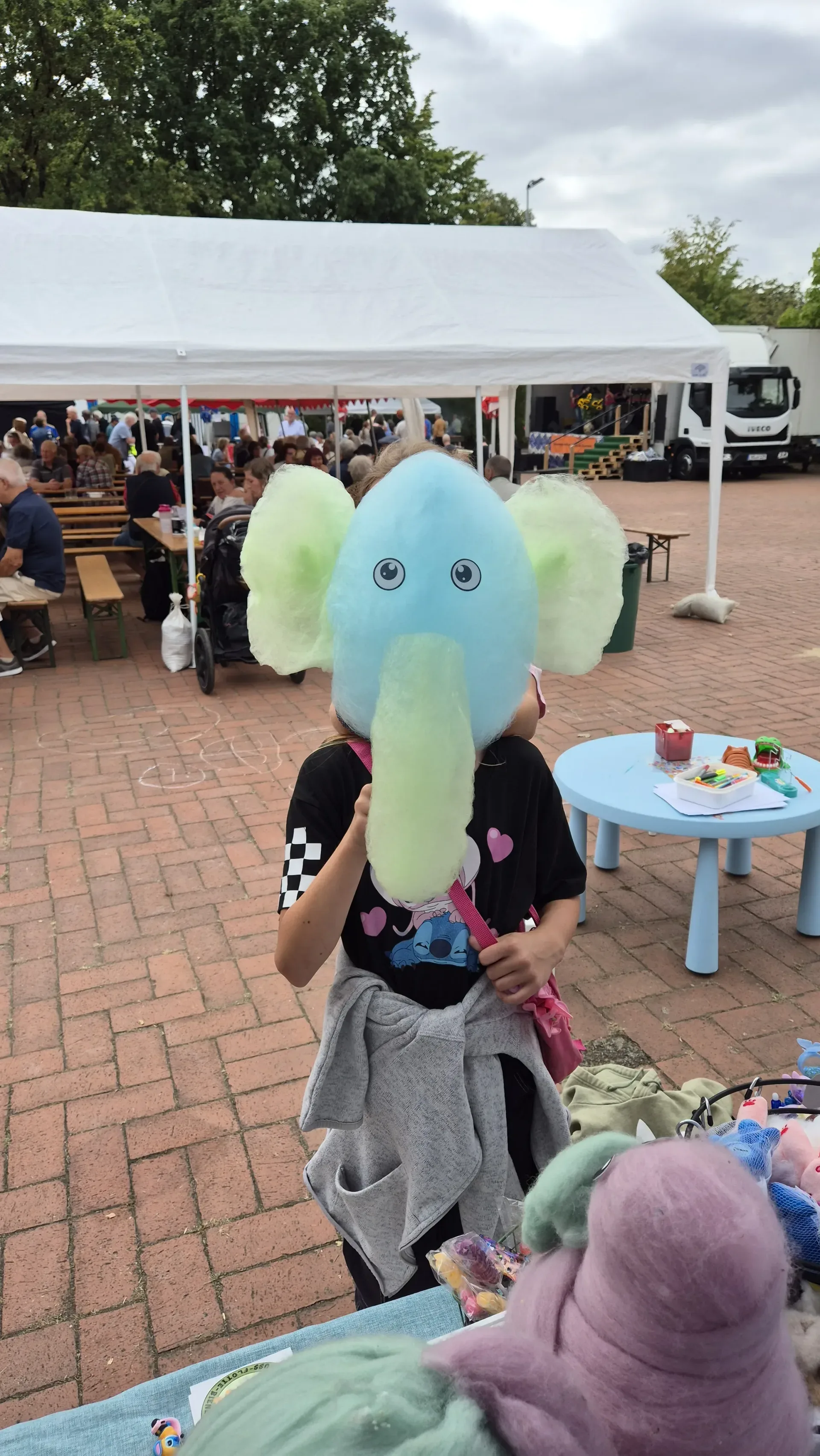 Elegante Zuckerwatte-Figur als besonderes Highlight für das Brautpaar