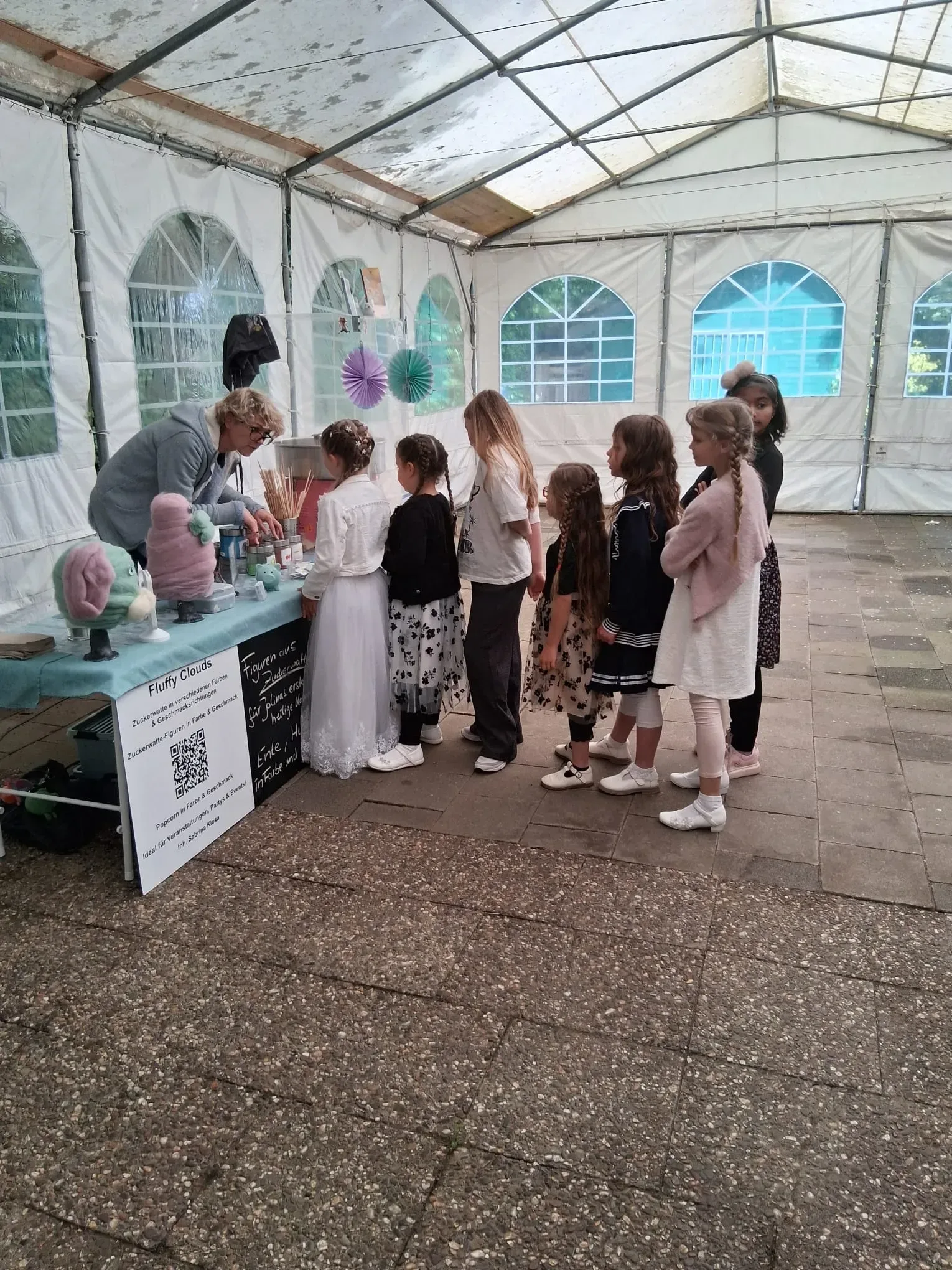 Premium-Zuckerwatte als charmantes Extra für die Hochzeitsgesellschaft