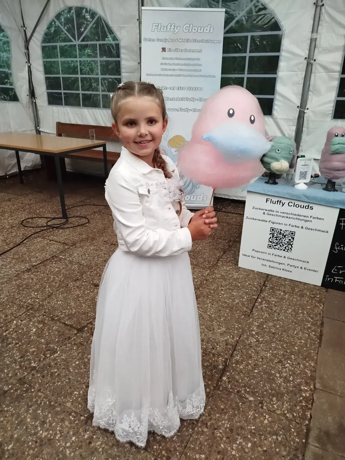 Festlicher Moment mit handgemachter Zuckerwatte für Gäste